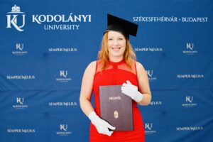 Horváth Éva Vivien diplomaosztón